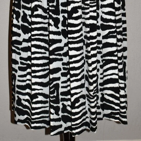 Leslie Fay Zebra Print Skirt with Top & Matching Scarf Size 12P - Picture 2 of 7